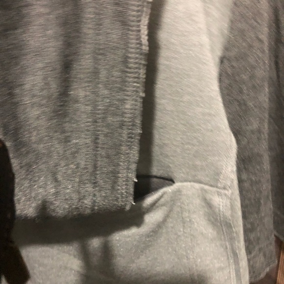 Nike Men's Gray Phillies Hoodie Dry fit with quarter sleeves. Never worn NWT - Picture 4 of 4